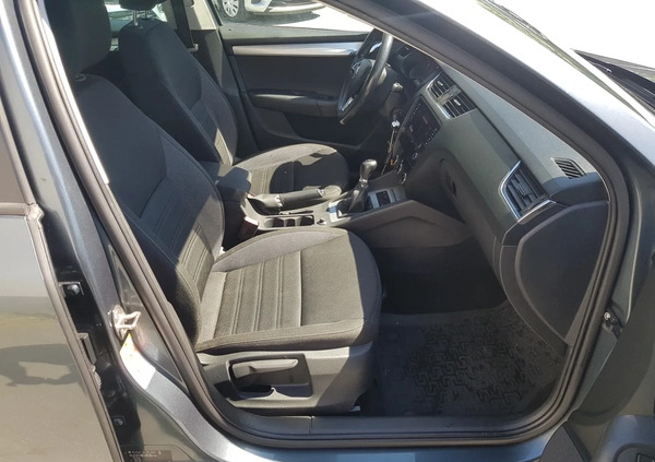 Skoda Octavia cena 34800 przebieg: 197000, rok produkcji 2018 z Grodzisk Mazowiecki małe 254